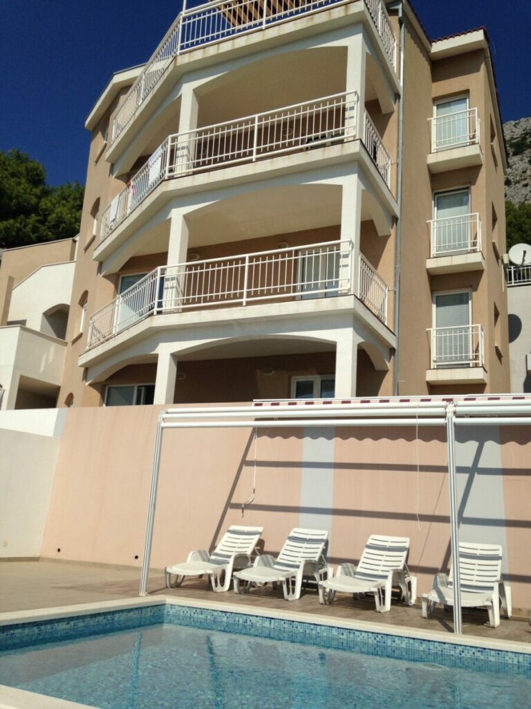 IMG 0569kuca 768x1024