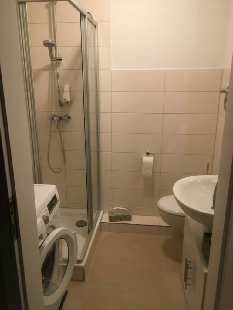 Bad 1 14.08.2022 768x1024