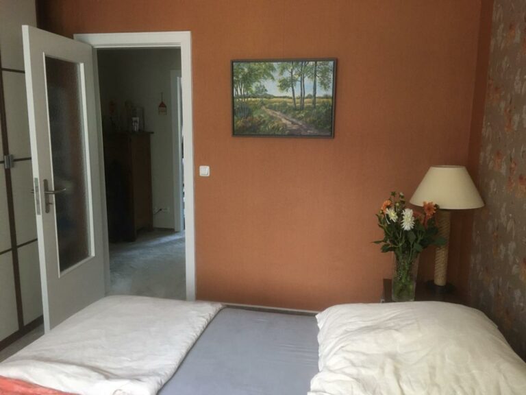 Schlafzimmer 768x576