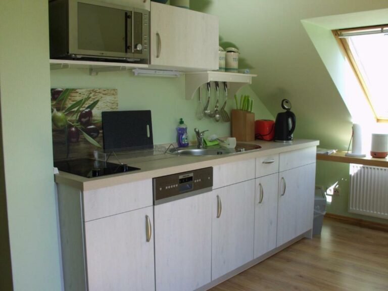 99255938 Kuechenzeile 768x576