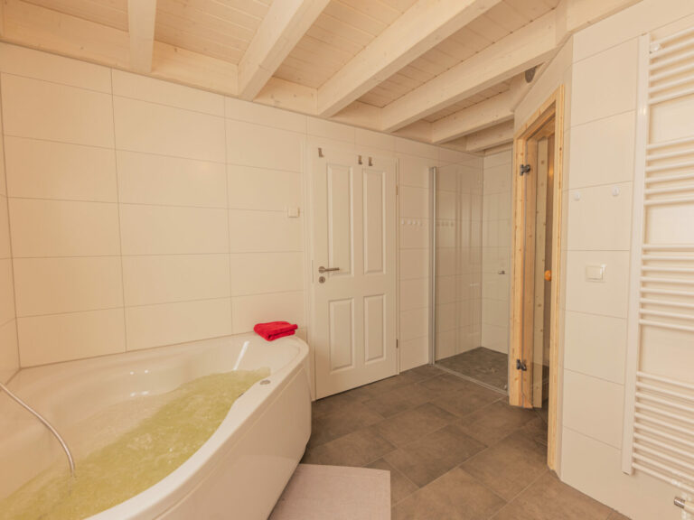 P76A9315 1500x2000 768x576